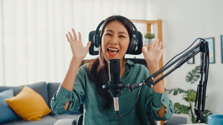 Podcaster: Mengenal Dunia Podcast dan Perlengkapan Penting bagi Pemula