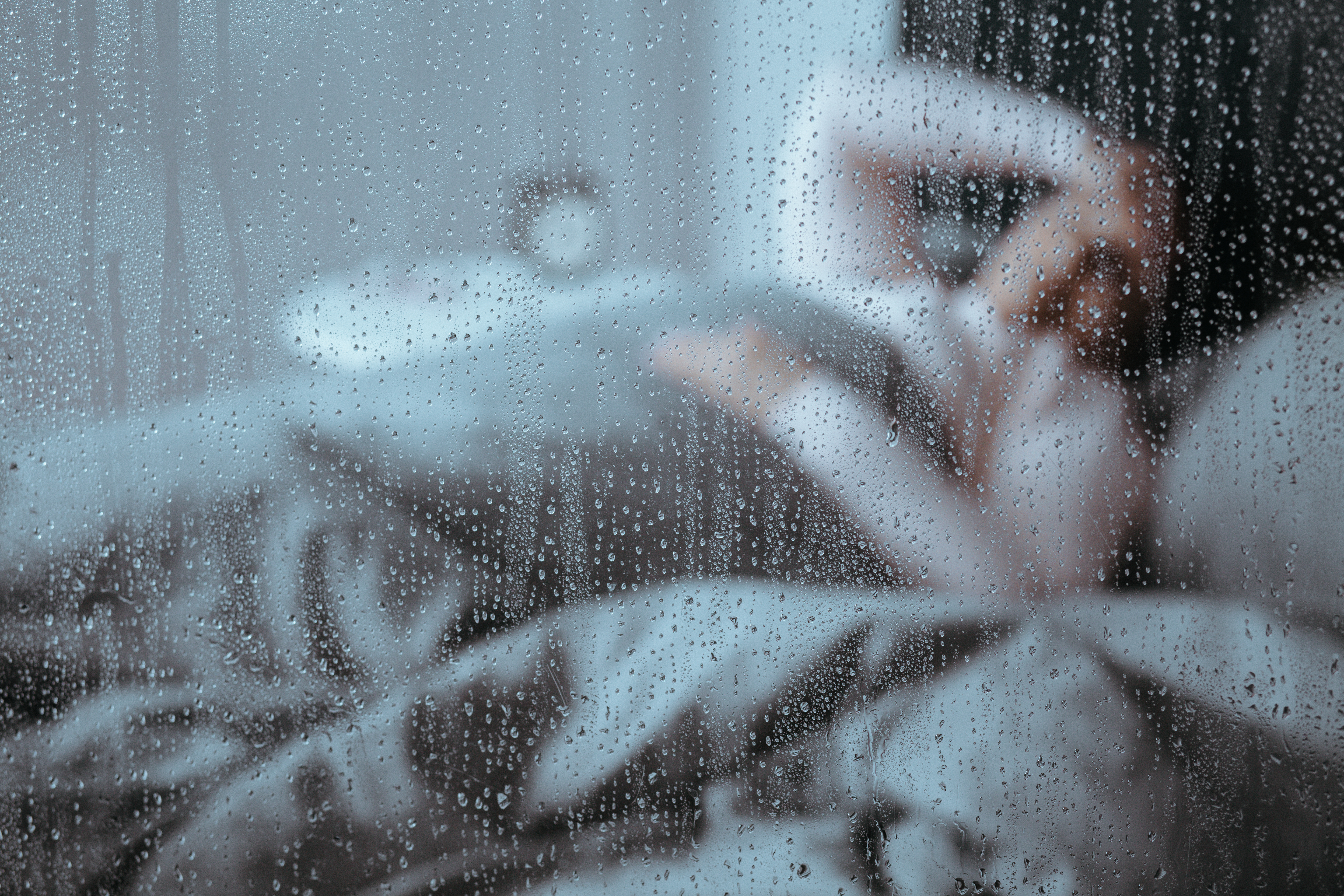 Kenapa Hujan Bikin Ngantuk? Fenomena yang Bikin Kamu Mau Selimutan Aja!